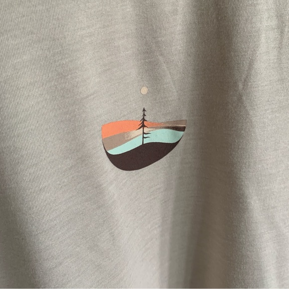 Tentree • artist series portal t-shirt - Picture 2 of 5